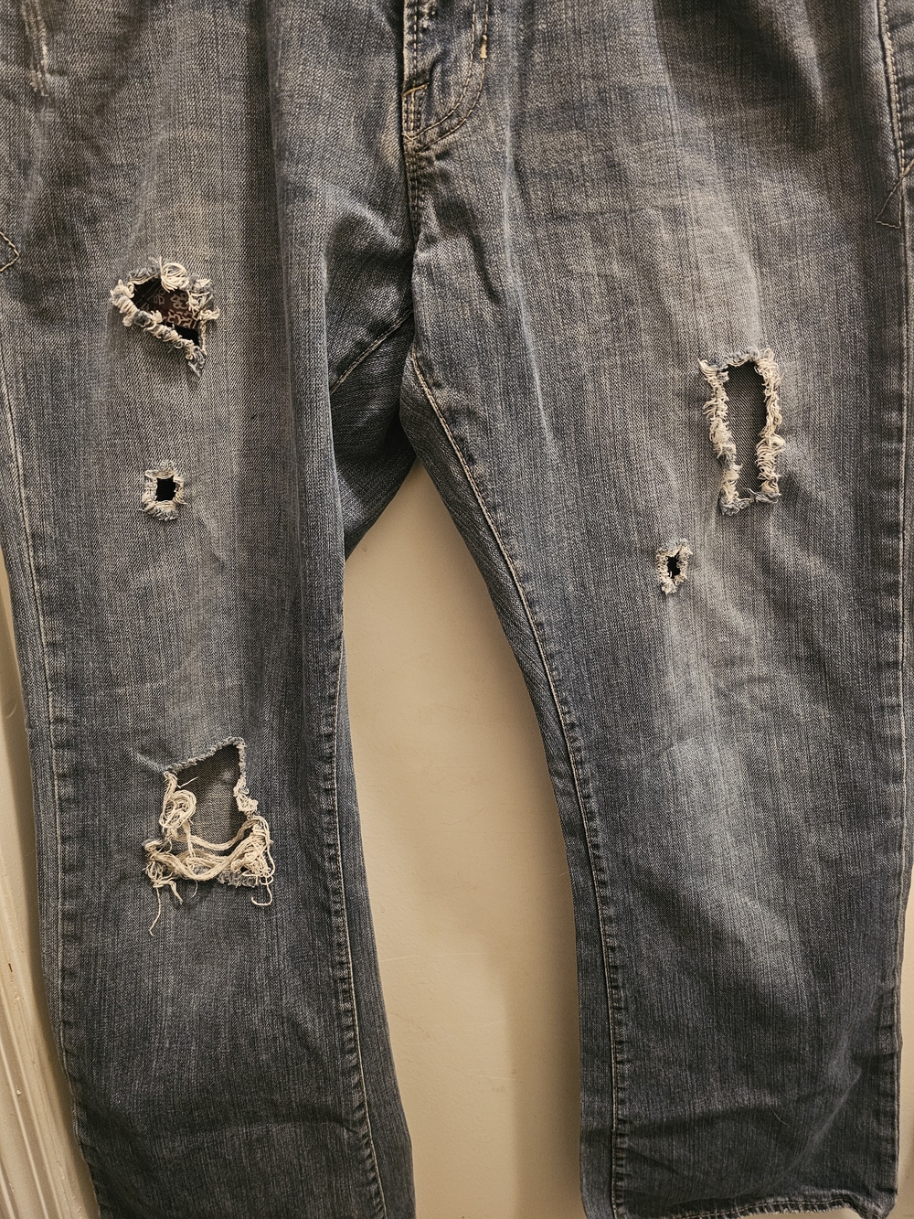 UNIONBAY Men's Distressed Light Blue Straight Jeans